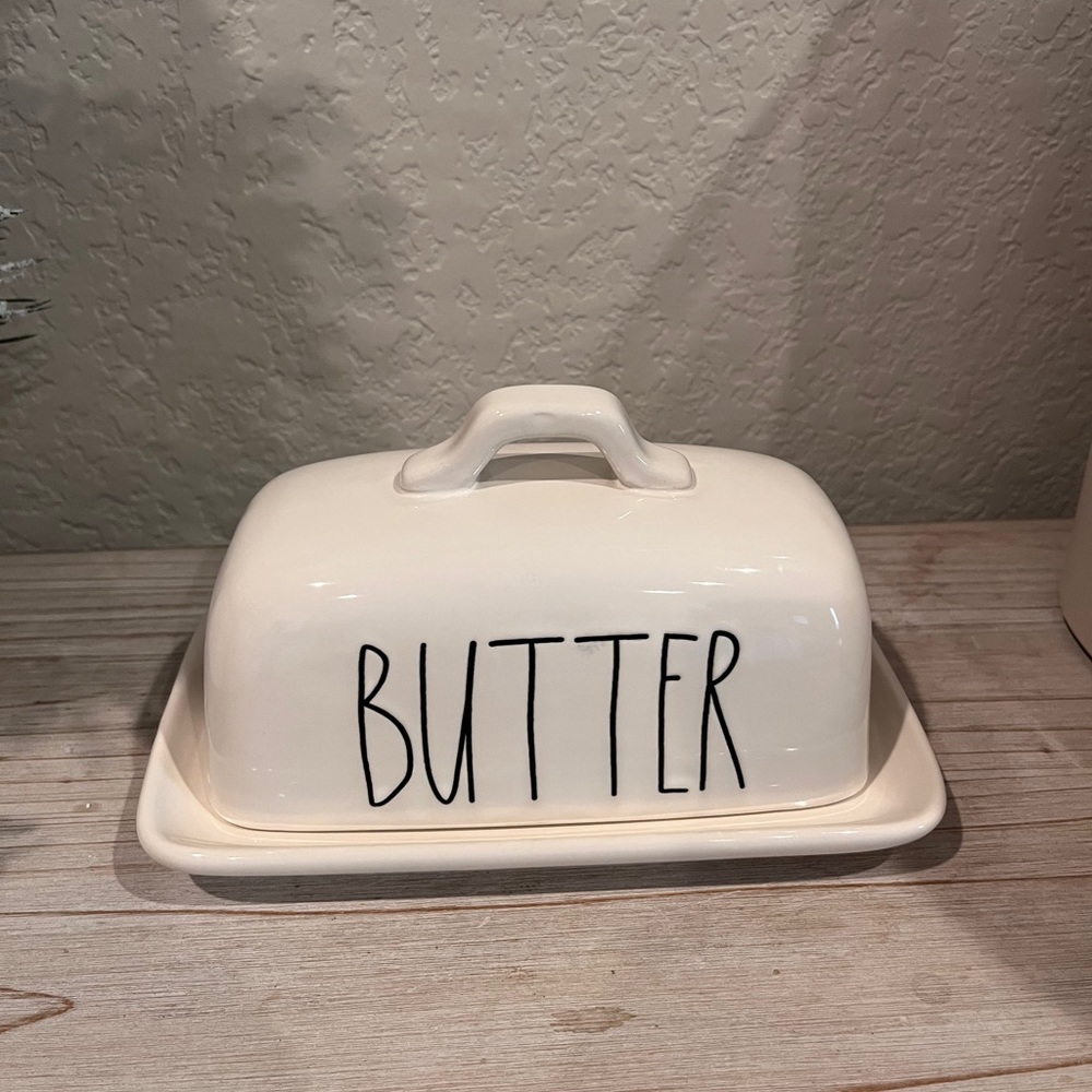 Rae Dunn butter dish